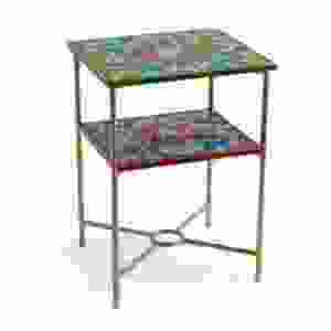 Mesa Auxiliar Artesanal Multicolor con Incrustaciones de Hueso y Estructura Metálica – Mesa Decorativa de Dos Niveles para Sala de Estar y Otomanas - Product Image 1