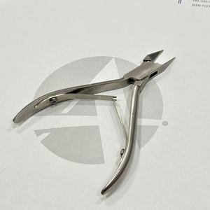 Pince à cuticules de précision à pointe fine en acier inoxydable, outil de coupe des ongles pour manucure et pédicure - Product Image 1