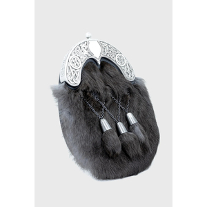 Cantle Heraldico Celta de Cuero con Borlas de Tres Cadenas y Piel Sintética Gris para Kilt Escocés - Product Image 2