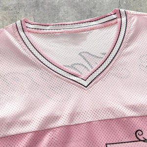 Jersey de Fútbol Americano con Estampado Floral Moderno en Color Rosa para Mujer, Cuello en V de Malla, Uniforme de Equipo Personalizado, Fabricante Mayorista OEM - Product Image 4