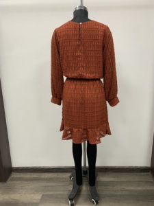 Robe midi en tricot à manches longues avec ourlet à volants, col rond, coupe ample, tenue décontractée pour l'automne - Product Image 2