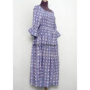 Vestido maxi de algodón hecho a mano, transpirable, informal, vintage, con estampado floral, sin cuello, de corte holgado, con mangas cortas acampanadas, natural. - Product Image 5