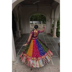 Ensemble spécial pour femme Designer Lehenga Choli pour Navratri - Product Image 6