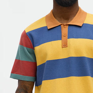 Diseño minimalista para ropa de exterior moderna y servicio de diseño a granel/OEM, camiseta para hombre con diseño elegante y bloques de color. - Product Image 3
