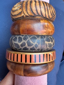 Bracelets en bois poli faits à la main, couleur naturelle, écologiques, tendance, modernes, bijoux de luxe pour femmes, biologiques - Product Image 3