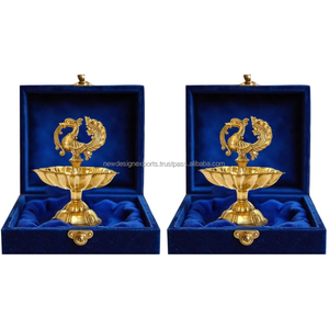 Pavo real de latón puro Diya 3.5Inc Altura con caja de terciopelo azul - Product Image 4