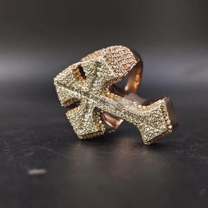 Anillo de cruz grande de moissanita auténtica para hombre, chapado en rodio de 14k sobre plata de ley, joyería hip hop con engaste de puntas - Product Image 4