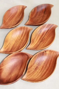 Assiettes de service en bois faites à la main, forme irrégulière, couleur unie, design minimaliste, finition polie, pour fêtes et réceptions - Product Image 4