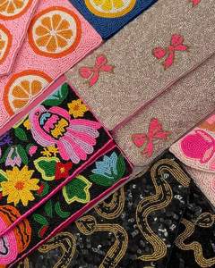 กระเป๋าถือแฮนด์เมดจากอินเดีย ประดับลูกปัดแก้วหลากสี รับรองโดย MS Handicraft รูปทรงบาแกตต์  สามารถปรับแต่งรูปทรงได้ - Product Image 6