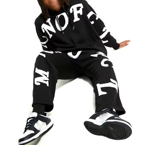 Survêtement noir à capuche pour homme, imprimé lettres, en coton, style streetwear, coupe ample, longueur intégrale, pour l'automne, avec poches latérales et cordon de serrage - Product Image 2