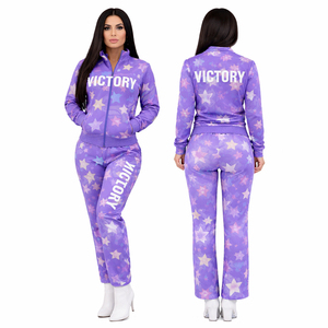 ชุดวอร์มพิมพ์ลายดาวสีม่วงสำหรับผู้หญิง เสื้อแจ็คเก็ตมีฮู้ดพร้อมตัวอักษร Victory และกางเกงขายาว ชุดลำลอง 2 ชิ้น ชุดกีฬา ชุดจ็อกเกอร์ - Product Image 1