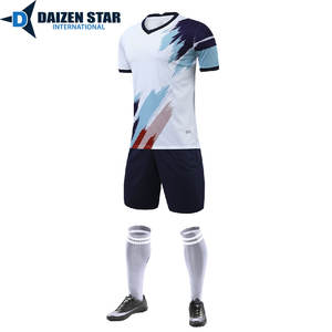 Uniforme de Fútbol DAIZEN 100% Poliéster Transpirable Antibacterial con Protección UV de Secado Rápido Manga Corta Personalizable con Nombres y Números de Equipo - Product Image 2