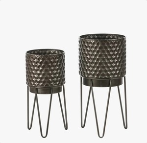 Ensemble de jardinières en métal classiques et modernes avec motif géométrique, vase de table de style industriel avec trou de drainage - Product Image 1