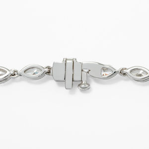 Hermoso Collar de Tenis con Esmeralda y Diamante Cultivado en Laboratorio en Oro Blanco de 14K, Ideal para Regalos de Cumpleaños y Aniversario - Product Image 6