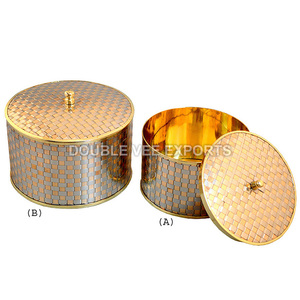 Pyx en laiton avec un travail de maturation unique |   Boîte à hosties eucharistiques catholiques – DOUBLE VEE EXPORTS - Product Image 2