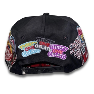 Casquette de sport brodée de haute qualité pour garçons, style 5 panneaux, avec doublure en satin et maille, motif '31 Hats Cristal Backpack' et 'Letter El Mago' - Product Image 3