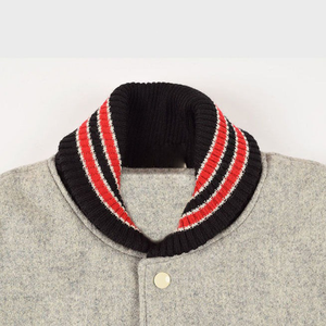 เสื้อแจ็คเก็ตวาร์ซิตี้แบบกำหนดเอง ปักโลโก้ คุณภาพสูง ทำจากผ้าขนสัตว์และหนัง แจ็คเก็ตเบสบอล - Product Image 4