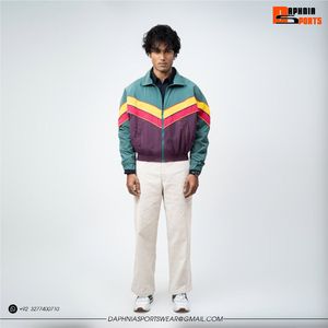 เสื้อแจ็คเก็ต Daphnia Retro รุ่น Unisex วินเทจ ลายเชฟรอน เสื้อกันลมแบบสปอร์ตสั่งทำพิเศษ คุณภาพสูง พร้อมซิปแบบ Retro สไตล์สตรีทแวร์ - Product Image 3