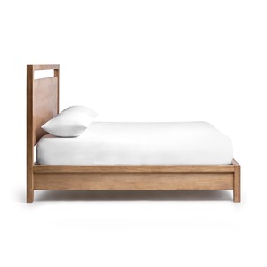 Lit plateforme moderne en bois massif avec tête de lit à cadre ouvert – Meuble de chambre minimaliste au fini naturel - Product Image 3