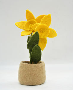 Pot de fleurs en feutre de laine fait main écologique en forme de tournesol |   Décoration de table et articles cadeaux pour la maison durable - Product Image 1