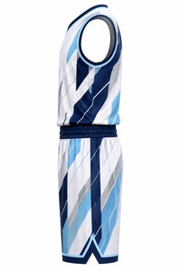Ensemble de maillots de basket-ball personnalisés sublimés unisexe à manches courtes col en V en maille respirante 100 % polyester pour adultes toutes saisons (avant) - Product Image 5