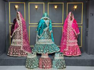 Superbe velours de mariée Gharara Farsi Style avec Double Dupatta Heavy Flare et pierre de Jarkan détaillée en 7 couleurs - Product Image 2
