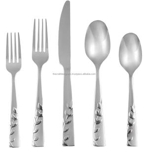 Ensemble exclusif d'argenterie en métal de qualité réutilisable en acier inoxydable argent de qualité alimentaire ensemble de couverts en métal logo personnalisé - Product Image 4