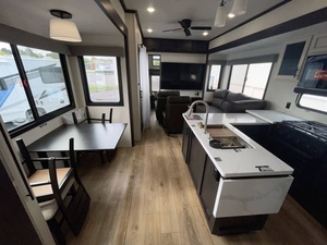 Nouveau 2026 F-o-r-e-s-t R-i-v-e-r Sabre 37RVM-I-L-E-S - Product Image 6