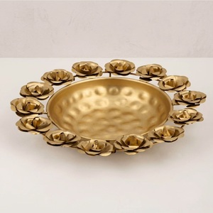 Lámpara de mesa redonda de latón Diwali, hecha a mano con diseño de hoja, decoración de latón para mesa, para ceremonias religiosas, festivales en el hogar, también para regalo. - Product Image 3