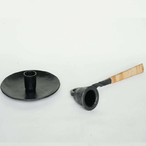 ที่ดับเทียนเหล็กตีขึ้นรูปด้วยมือ พร้อมที่วางเทียน ที่ดับเทียนเหล็กสีดำ - Product Image 1