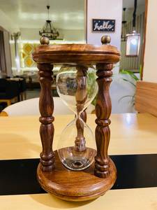 Horloge à sable en verre artisanale de qualité supérieure, cadre métallique moderne, pour bureau et décoration intérieure, durable et longue durée - Product Image 2