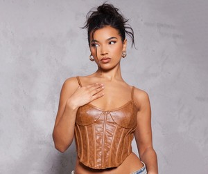Womens PU <b>Leather</b> Crop <b>Top</b> Sleeveless Scoop Neck Slim Fit Fashion Shirt Trendy Ladies <b>Top</b> Casual Party Club Streetwear - Product Image 2