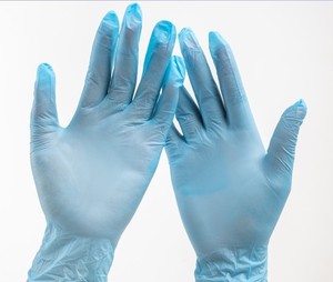ถุงมือไนไตรล์แบบใช้แล้วทิ้ง Ansell 92-670 ป้องกันไฟฟ้าสถิตย์ กันน้ำ พร้อมขอบยางเพื่อการยึดเกาะที่มั่นคง ป้องกันสารเคมีกระเซ็นได้ดี - Product Image 3