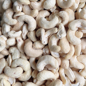 Offre Spéciale : Noix de cajou grillées, crues, biologiques, entières, W320 W450 Santigo, prix raisonnable - Product Image 1