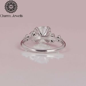 แหวนหมั้นผู้หญิง Charm_Jewells เงินแท้ 925 ประดับเพชรโมอิสซาไนต์ทรงคุชชั่น ดีไซน์คลาสสิคแบบหนามเตย รูปทรงมงกุฎ รับรองโดย IGI ชุบทอง 18K - Product Image 4