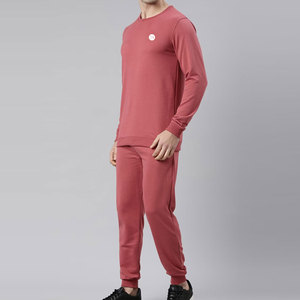 Survêtement de qualité pour homme, idéal pour les sorties décontractées et le quotidien, avec une coupe confortable et un toucher doux. - Product Image 3