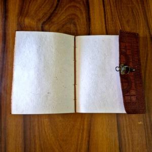 โรงงานผลิตสมุดโน้ตปกหนังนิ่มแบบกำหนดเองขนาด A5 พร้อมกระดาษด้านใน สมุดแพลนเนอร์ปกแข็งเย็บด้วยด้าย สำหรับเป็นของขวัญ - Product Image 3