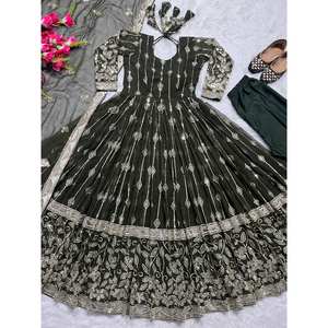 Vestido Anarkali Musulmán Tradicional de Diseñador y Pantalón con Dupatta en un Nuevo Estilo Elegante - Product Image 2