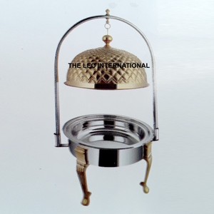 Recipiente para calentar comida de latón dorado y acero inoxidable con un soporte gris, perfecto para servir comida en eventos, disponible al por mayor. - Product Image 4