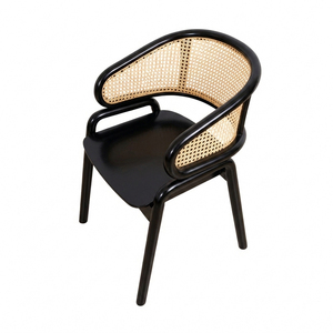 Chaise de salle à manger scandinave moderne en teck massif durable Nara avec dossier en rotin ondulé et finition noire - Product Image 3