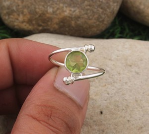 Bague Minimaliste en Argent Sterling 925 avec Pierre Précieuse Péridot Naturel Vert Olive Délicat, Pierre de Naissance d'Août, Cadeau de Fiançailles et de Fête - Product Image 3