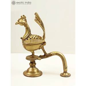 Quemador de incienso de latón hecho a mano de 8 pulgadas con diseño de pavo real, difusor de aromaterapia indio y soporte de incienso hecho en La India - Product Image 1
