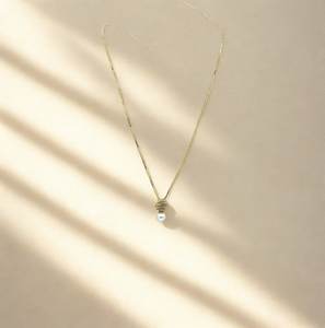 ชุดสร้อยคอจี้มุกทองคำสุดหรู พร้อมต่างหูเข้าชุด สำหรับผู้หญิง งานแต่งงาน งานเลี้ยง หรือใส่ได้ทุกวัน เครื่องประดับหรูหรา - Product Image 1