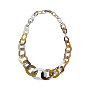 Collar de Cuerno de Búfalo Moderno y Ecológico Hecho a Mano por MN EXPORTS, Fabricación India, Cadenas con Incrustaciones de Perlas, Diseño Único - Product Image 4
