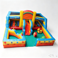 Structure gonflable avec fosse à balles, combo sportif, parcours de jeux, château de saut extérieur décoré, petite structure de fête foraine