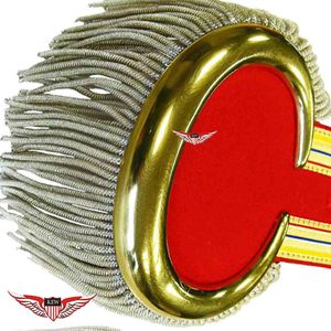Epaulettes de Tela Roja y Flecos de Hilo Dorado, Hechos a Mano, Ecológicos, Estilo Napoleónico, Personalizables, Vintage Francés, Ceremoniales - Product Image 2