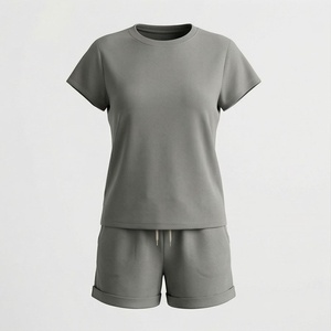 Ensemble 2 pièces pour femmes, t-shirt à manches courtes en tricot uni et short au-dessus du genou, col rond, décontracté, à porter au quotidien, respirant - Product Image 1