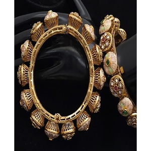 Ensemble de deux bracelets ouvrables de qualité supérieure, finition or, pour femmes, collection de bijoux de mariage - Product Image 1