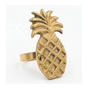 Servilletero Moderno de Aluminio con Diseño de Piña Dorado, Vajilla en Stock para Eventos Festivos y Decoración de Mesa - Product Image 1