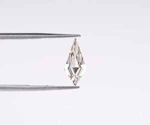 Diamant de laboratoire couleur champagne 0,95 CT, diamant de laboratoire taille cerf-volant, diamant fantaisie de couleur créée en laboratoire pour pendentifs et bagues - Product Image 2